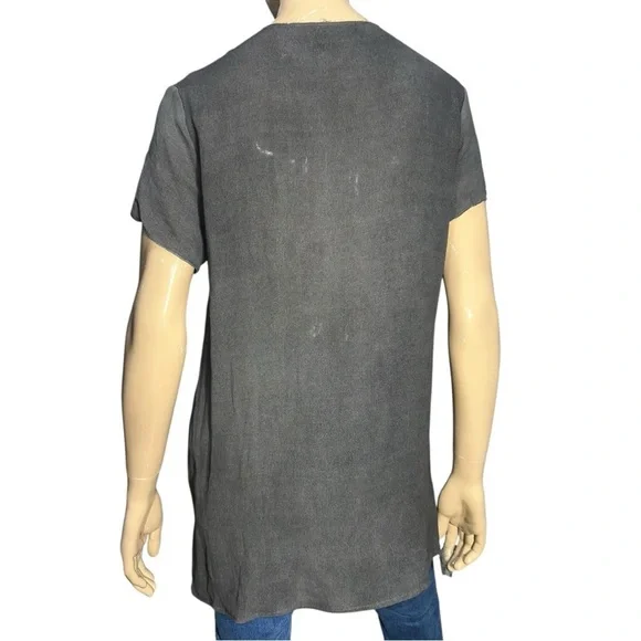 Lost & Found Ria Dunn Women’s Sz M Gray Black Wearable Art Silk Short Sleeve Top